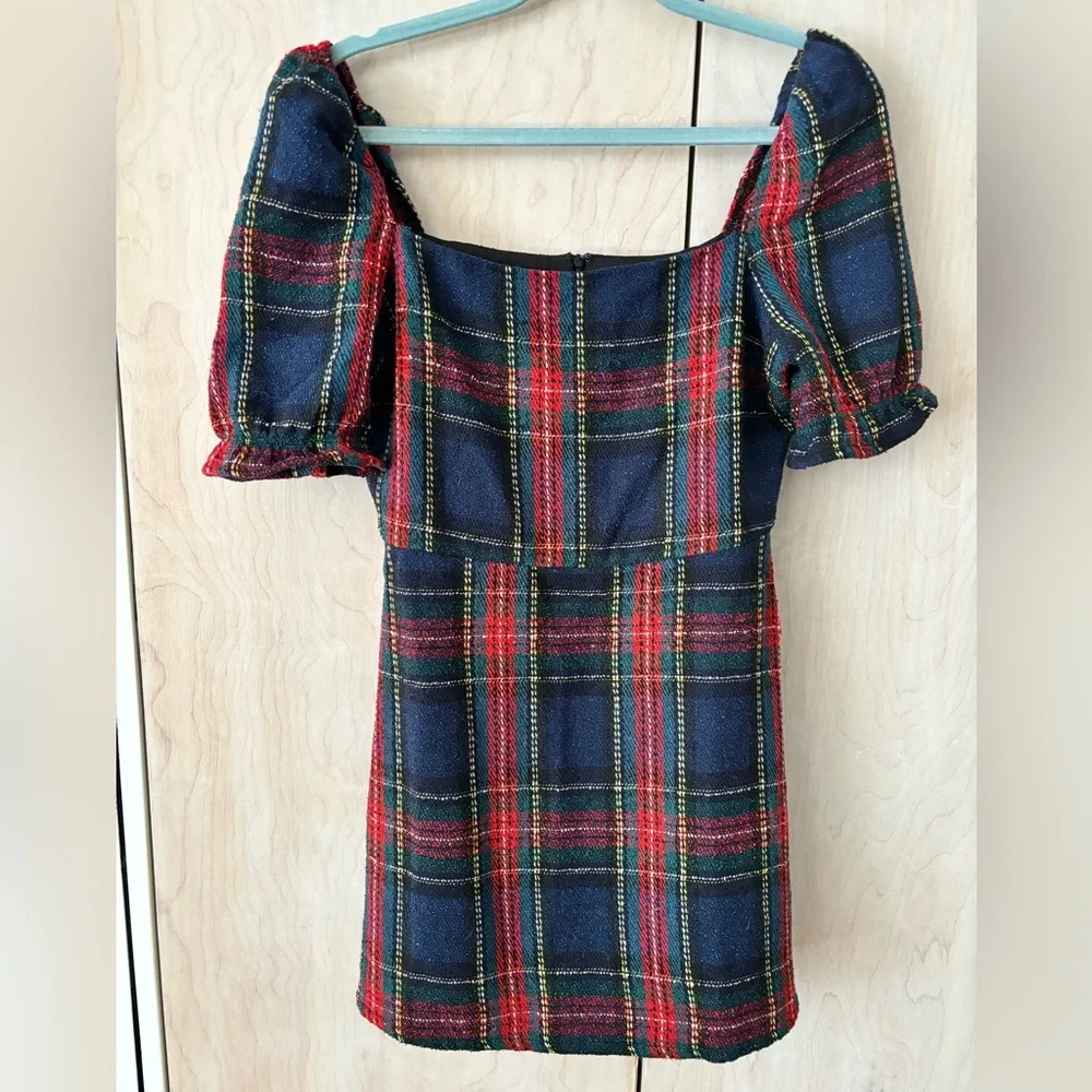 Perfect in plaid vestique dress! Size medium - Picture 2 of 5